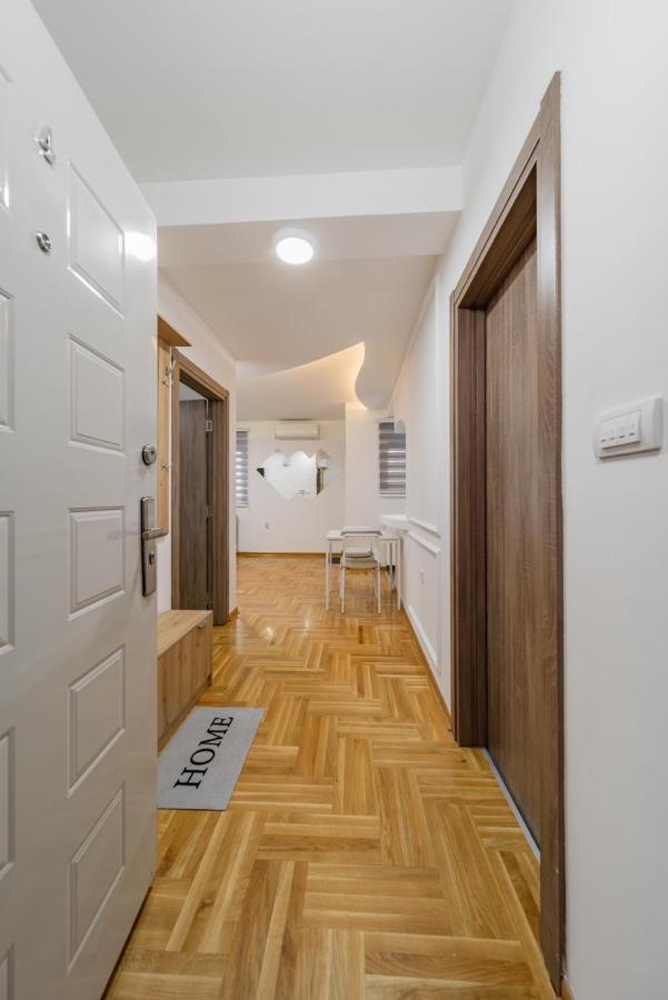 Port 1 Apartment Belgrade Exterior photo